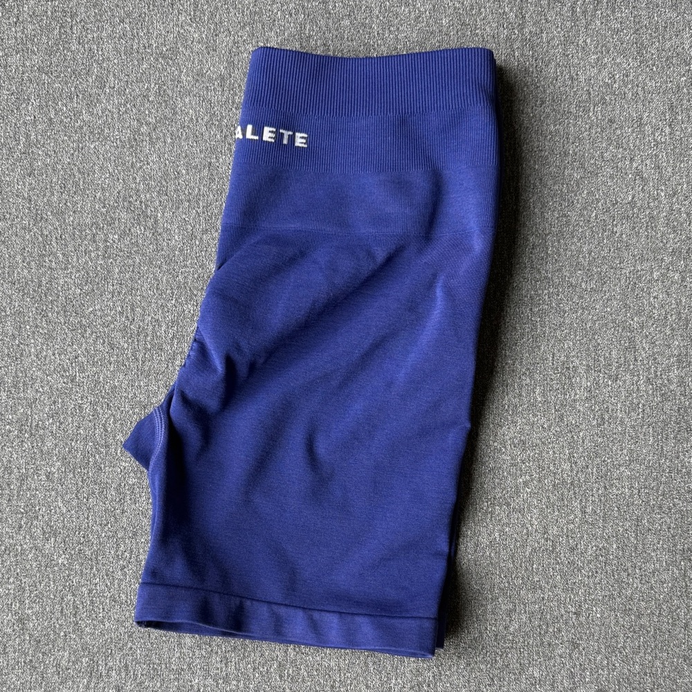 Alphalete Amplify Short 4.5” True Indigo (S)